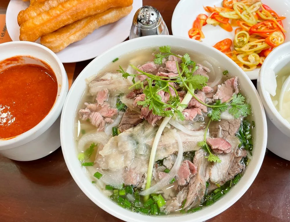 Pho 10 Ly Quoc Su - A restaurant listed in the Michelin Guide in Hanoi 24 hours