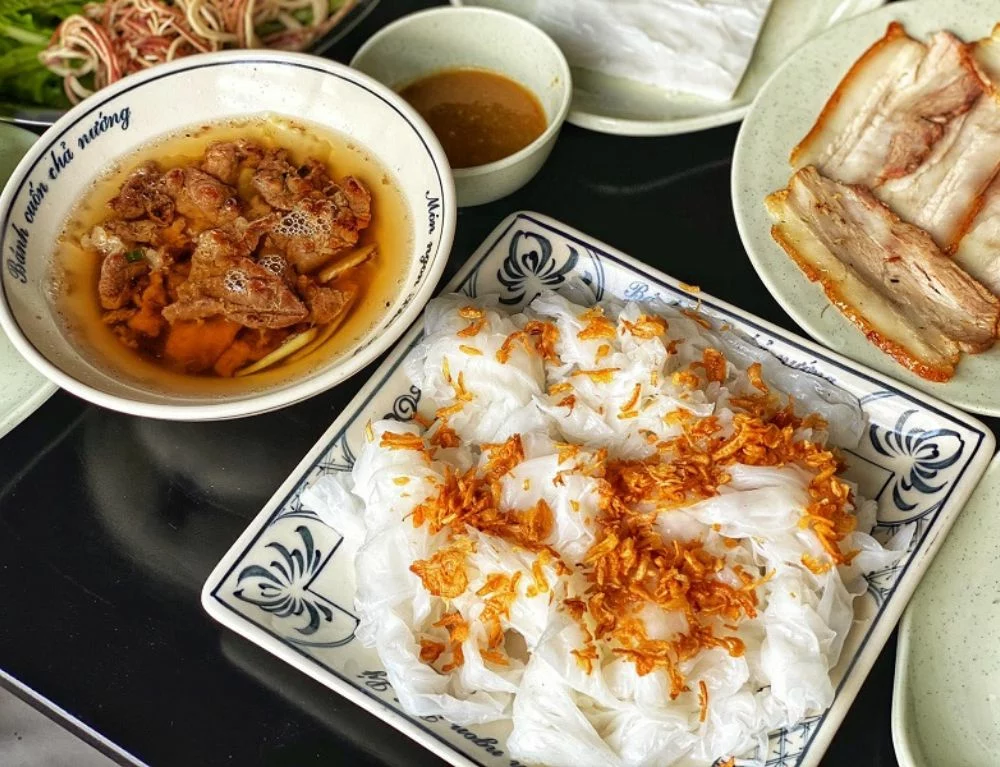 Banh Cuon Phu Ly - Vietnamese rice roll with grilled meat