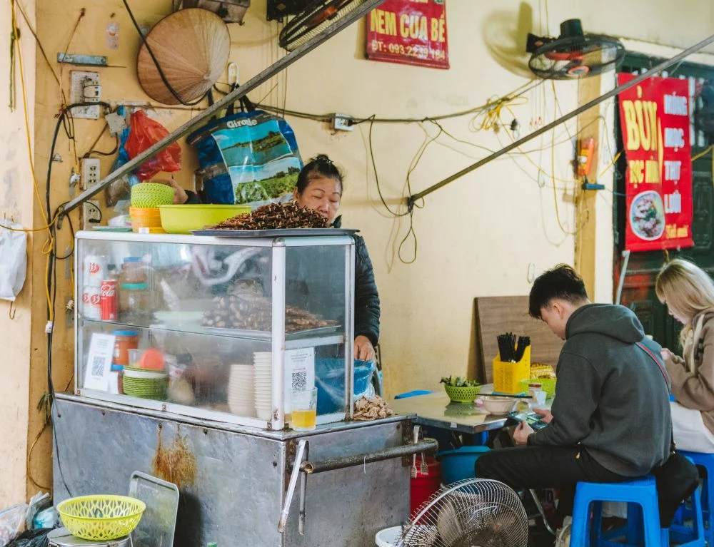 Hanoi street food - Reasons why you should not miss it (photo: Joann Pai)
