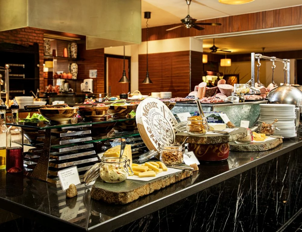 Café du Lac at InterContinental Hanoi Westlake