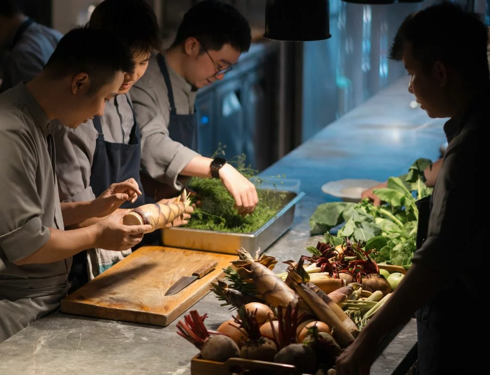 Every seasonal menu, our chefs thoughtfully select ingredients from local farms to craft dishes that reflect the rhythm of the land