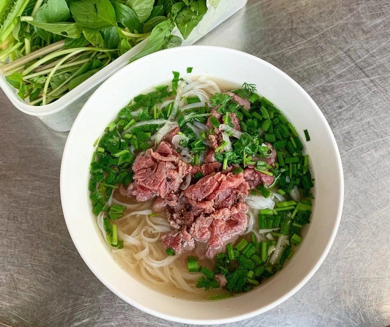 this-dish-showcases-the-rich-taste-of-vietnamese-pho