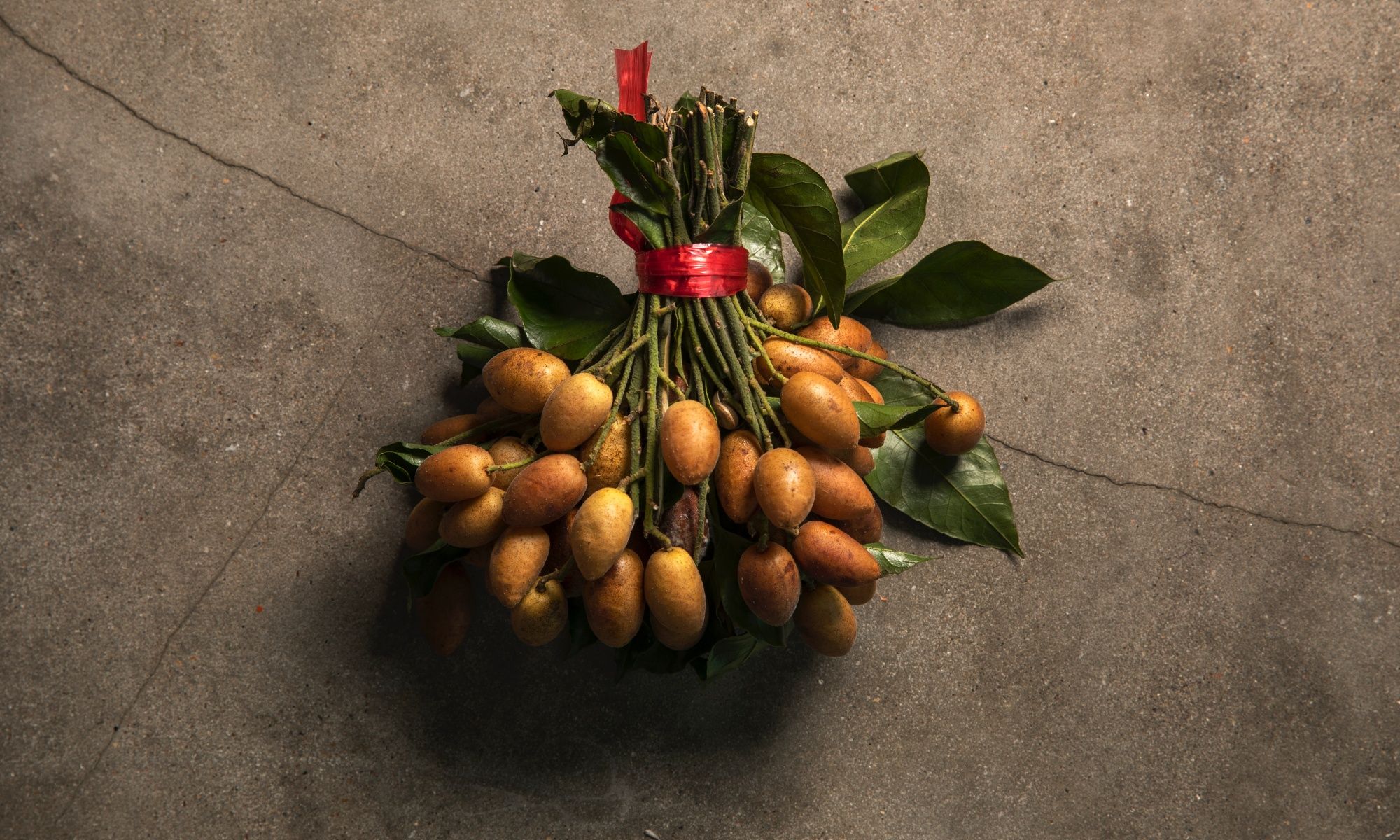 wampee-fruit-in-vietnam-transforms-in-fine-dining-context