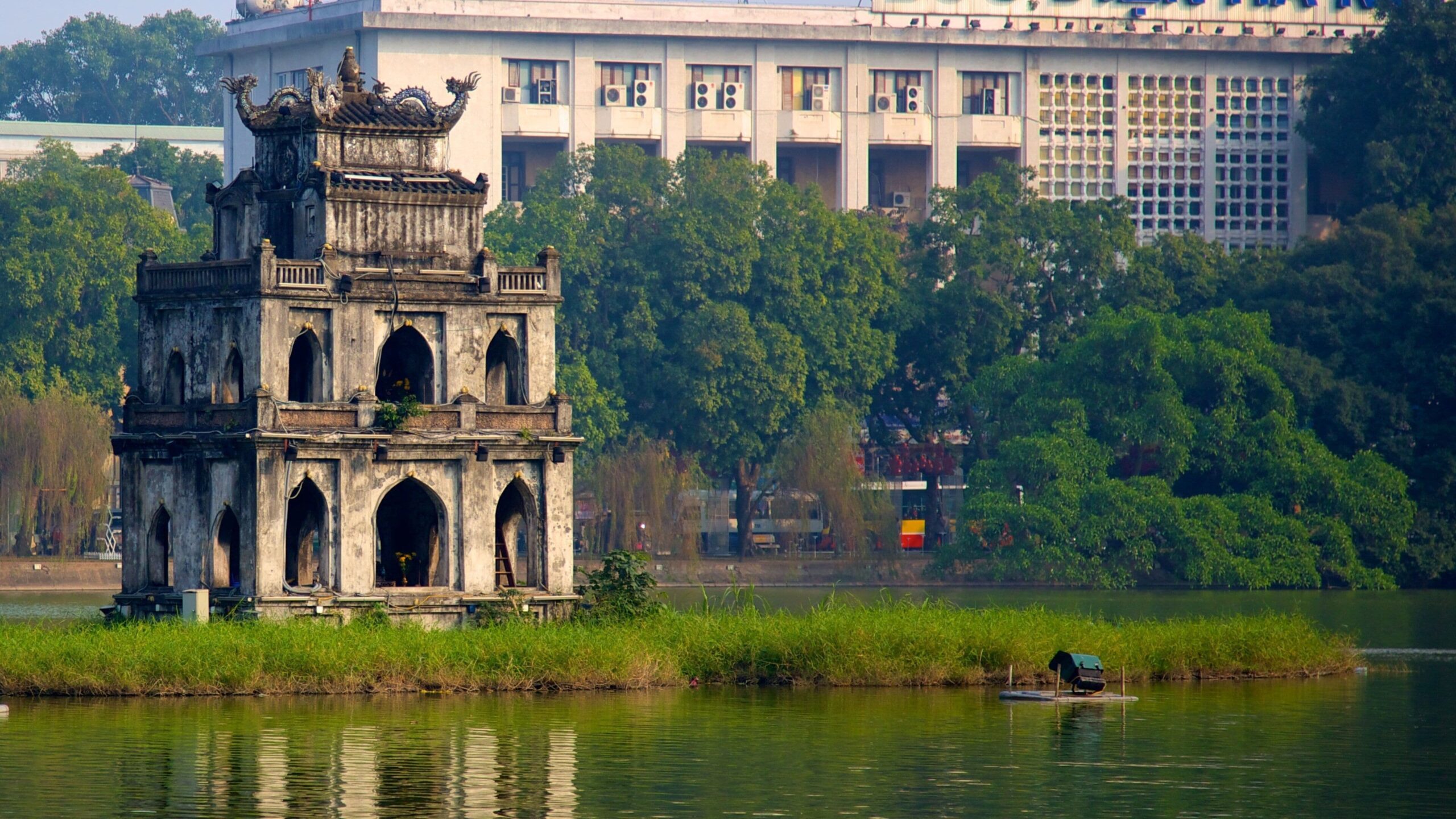 Enjoy the morning atmosphere at Hoan Kiem Lake