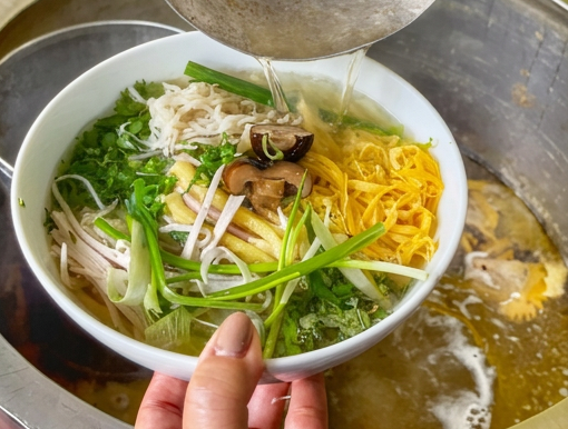 uthentic-bun-thang-broth-dried-shrimp