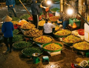 Useful tips for shopping at Hanoi local market