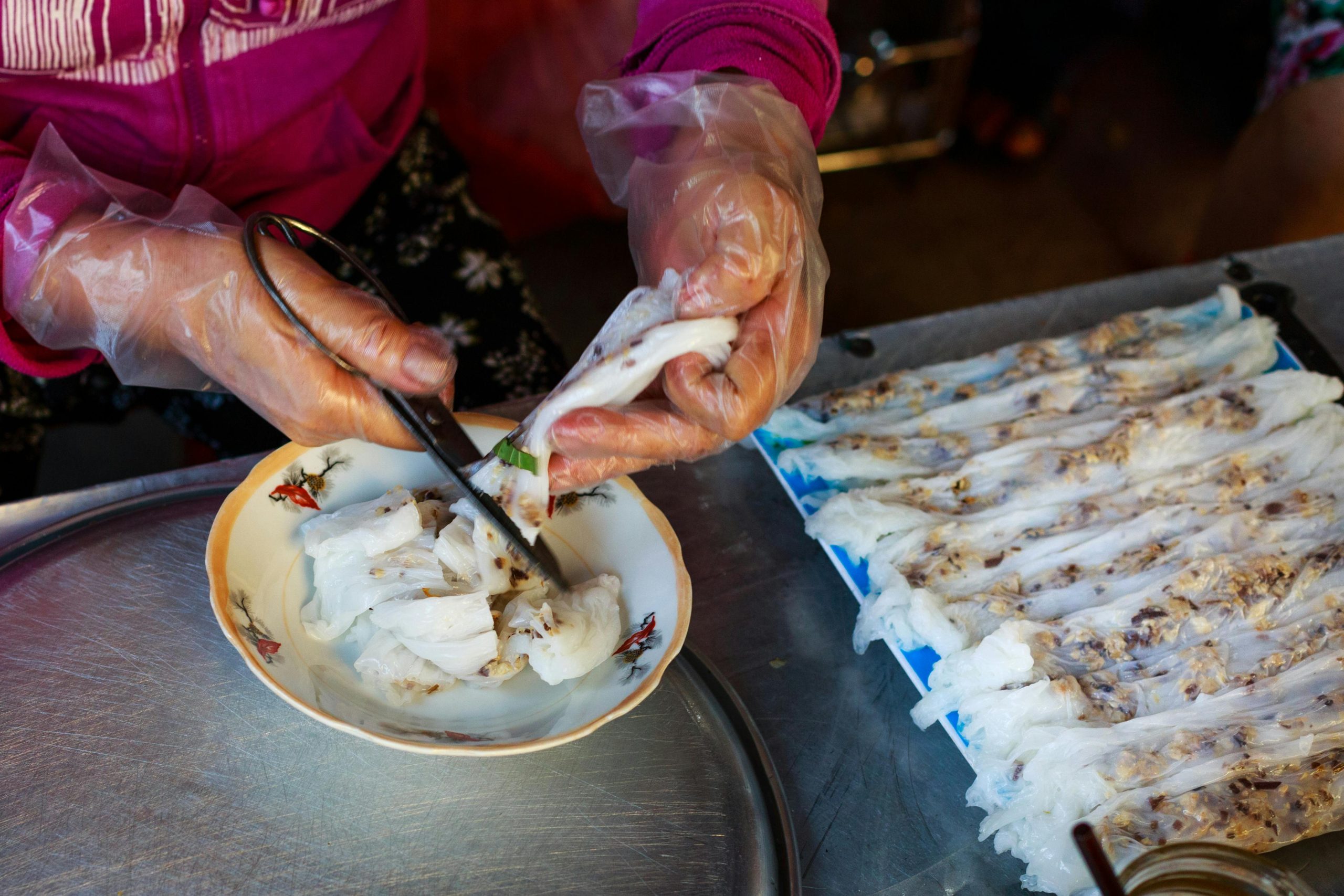 Banh cuon (Bánh cuốn) is a famous food in Ha Noi