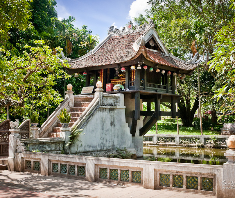 One Pillar Pagoda, one of the most iconic things to do in Hanoi