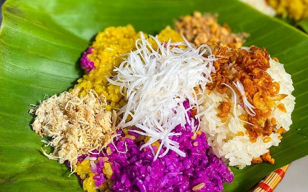 market.webpFive-coloured sticky rice served at Bắc Hà Sunday Market