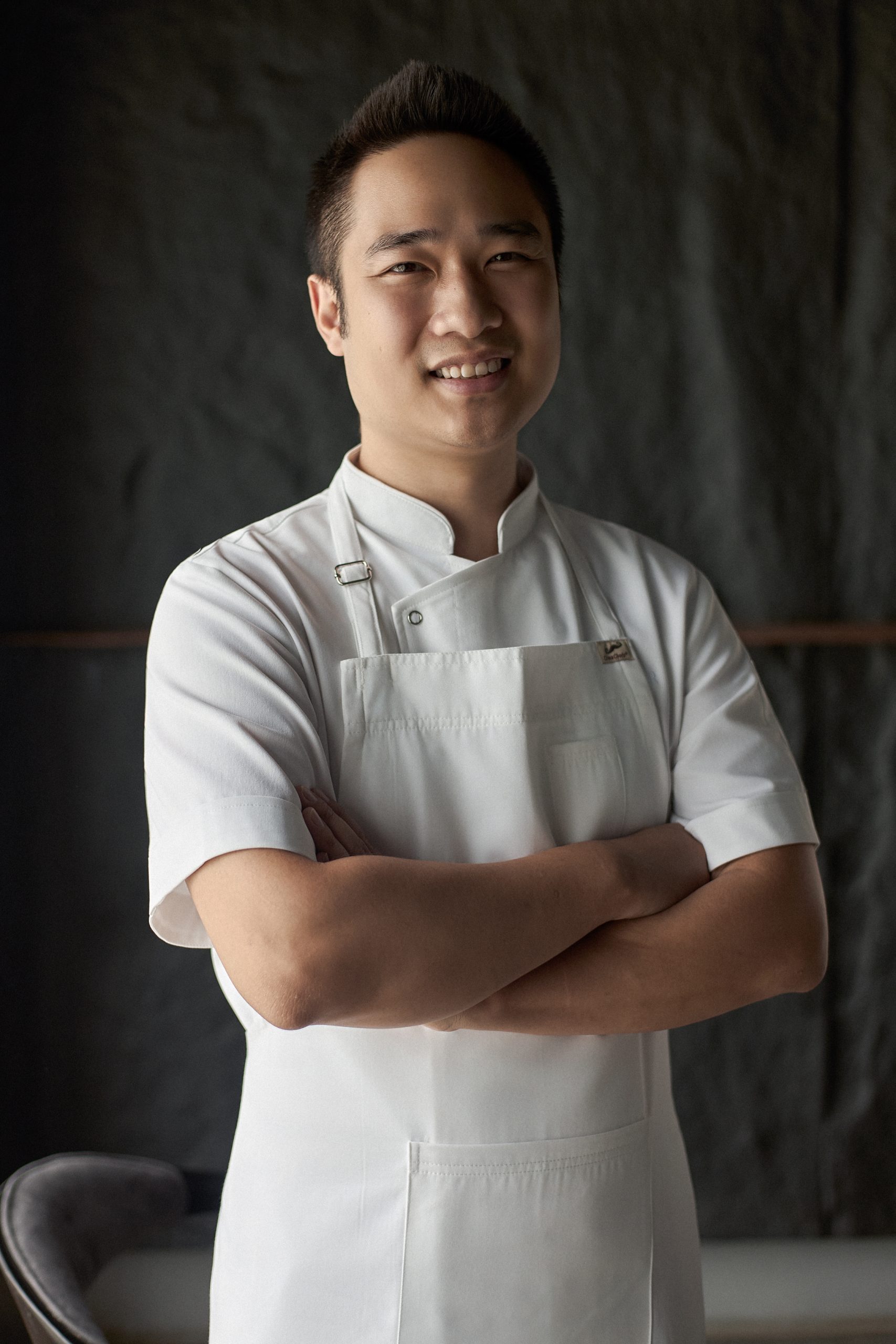 Chef Quang Dũng presenting Northern Vietnamese cuisine at Chapter Dining in Hanoi
