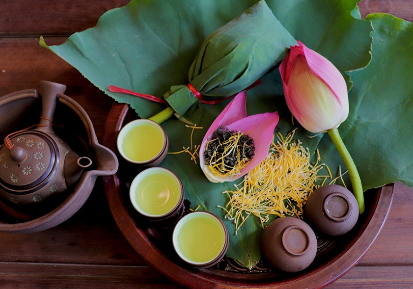 West Lake lotus tea served with lotus flowers in Hanoi